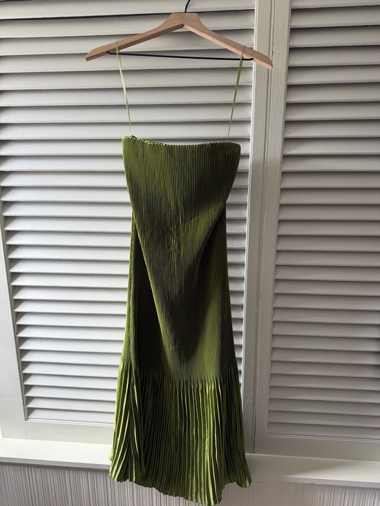 Abercrombie & Fitch Dresses & Skirts - Abercrombie & Fitch Olive Green Strapless Pleated Slip Dress